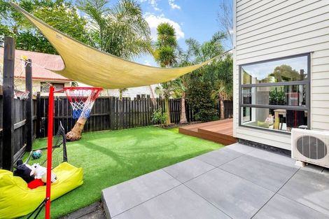 Photo of property in 6a Humphrey Kemp Avenue, Henderson, Auckland, 0612