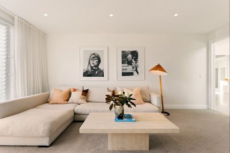 Photo of property in 11 Shearwater Lane, Point Wells, 0986