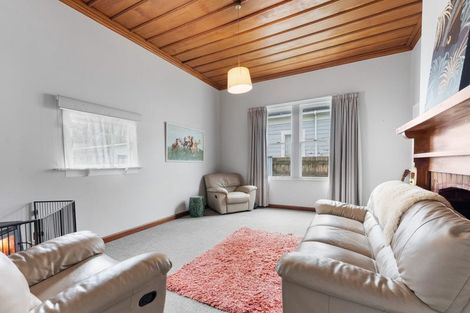 Photo of property in 16 Carlton Avenue, Gonville, Whanganui, 4501