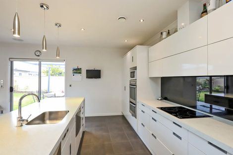 Photo of property in 21 Tasman Drive, Poraiti, Napier, 4112
