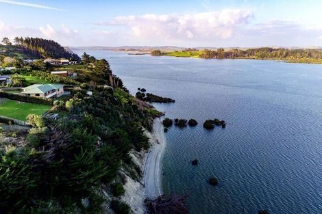 Photo of property in 16 Kotare Crescent, Pahi, Paparoa, 0571