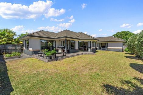 Photo of property in 8 Moy Place, East Tamaki Heights, Auckland, 2016