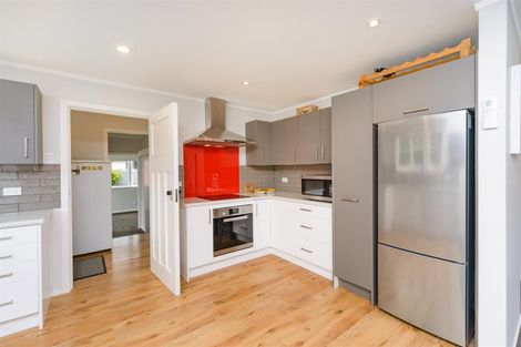 Photo of property in 9 Bull Street, Bulls, 4818