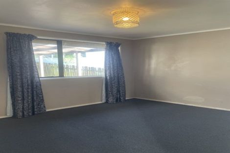 Photo of property in 10 Faram Place, Massey, Auckland, 0614