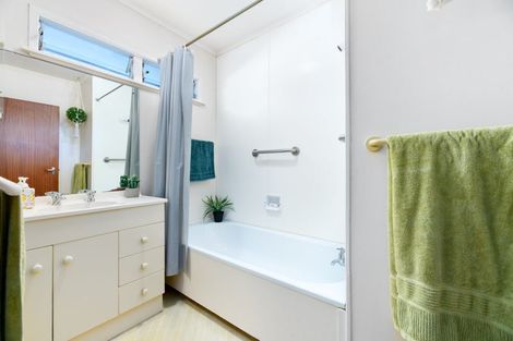 Photo of property in 15 Abel Tasman Avenue, Henderson, Auckland, 0610