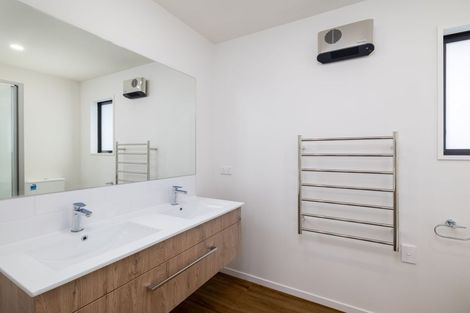 Photo of property in 29 Plover Avenue, Amberley, 7410
