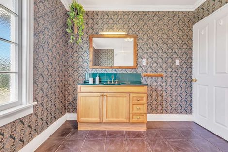 Photo of property in 8 Cochrane Street, Fairy Springs, Rotorua, 3015