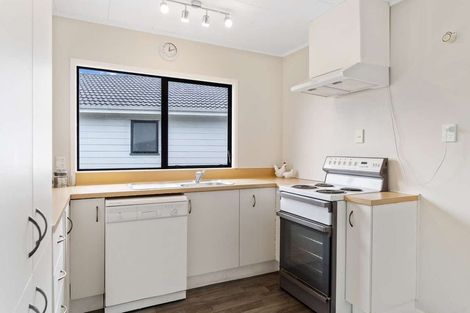 Photo of property in 28 Moire Road, Massey, Auckland, 0614