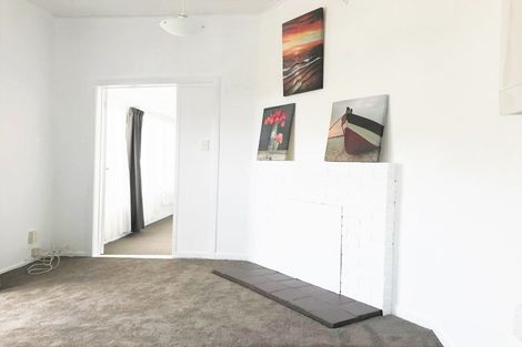 Photo of property in 39a Forrest Hill Road, Milford, Auckland, 0620