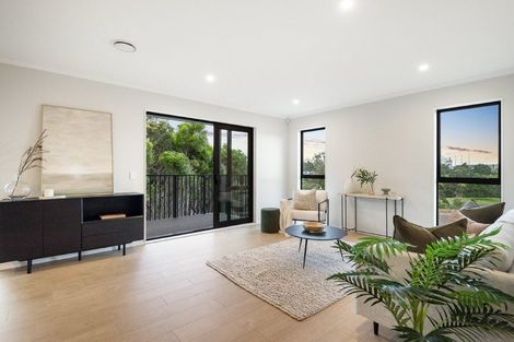 Photo of property in 8/7 Parapara Place, Albany, Auckland, 0632