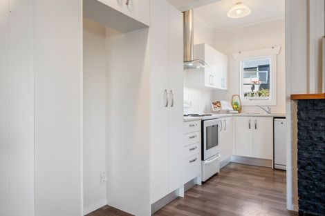 Photo of property in 44 Fitzroy Road, Fitzroy, New Plymouth, 4312