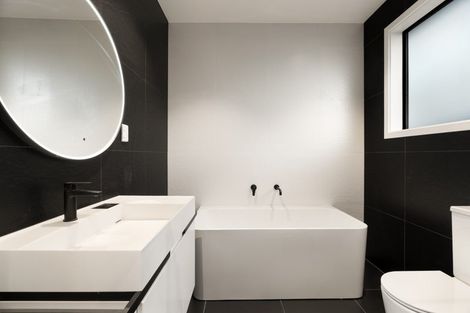 Photo of property in 1 Picnic Point Road, Hobsonville, Auckland, 0616