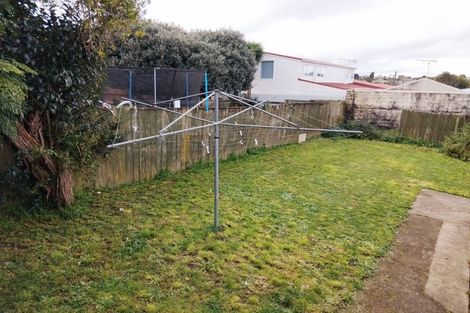 Photo of property in 16 Thompson Terrace, Manurewa, Auckland, 2102