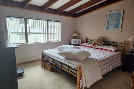 Photo of property in 2/86 Lake Road, Northcote, Auckland, 0627