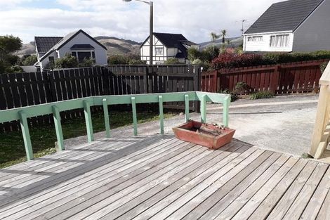 Photo of property in 2 Alister Way, Churton Park, Wellington, 6037