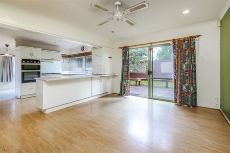 Photo of property in 5a Grimshaw Place, Henderson, Auckland, 0612
