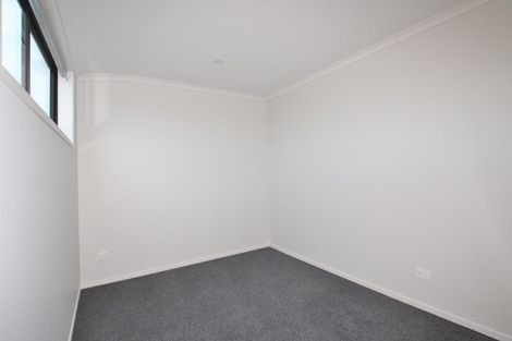 Photo of property in 6/5 Peachgrove Road, Te Atatu Peninsula, Auckland, 0610