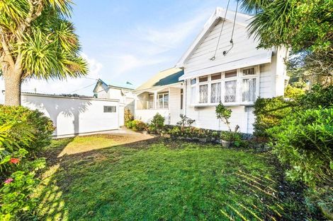 Photo of property in 68 Derwent Street, Island Bay, Wellington, 6023