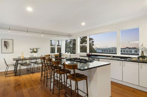 Photo of property in 1/14 Wernham Place, Northcote, Auckland, 0626