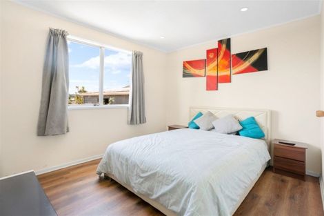 Photo of property in 2/11 Dalmatia Place, Henderson, Auckland, 0612