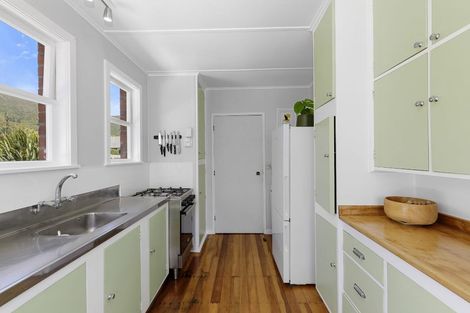 Photo of property in 114 Judd Crescent, Naenae, Lower Hutt, 5011