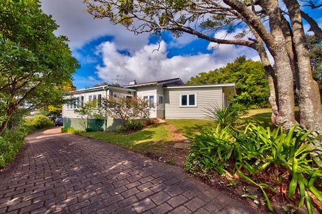 Photo of property in 198 Golf Road, Titirangi, Auckland, 0604