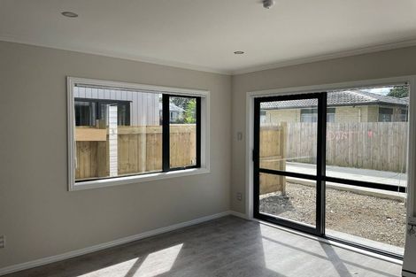 Photo of property in 4b Mirrabooka Avenue, Botany Downs, Auckland, 2010