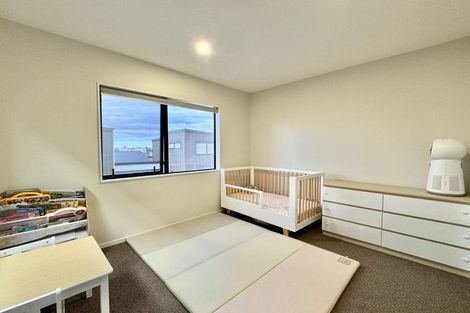 Photo of property in 24 Parahau Road, Papakura, 2110