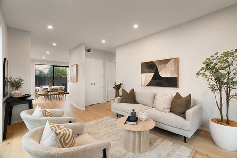 Photo of property in 8a Catalina Crescent, Forrest Hill, Auckland, 0620