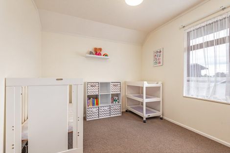 Photo of property in 1a Surrey Crescent, Hokowhitu, Palmerston North, 4410