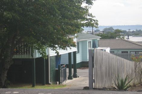 Photo of property in 52 Lynwood Road, New Lynn, Auckland, 0600