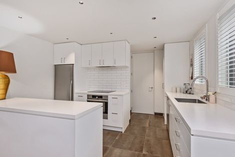 Photo of property in 87 Holly Road, St Albans, Christchurch, 8014