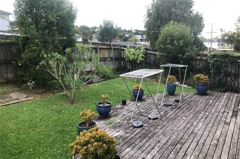 Photo of property in 1/37 Ellice Road, Totara Vale, Auckland, 0629