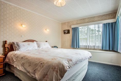 Photo of property in 14 Robert Street, Newlands, Wellington, 6037