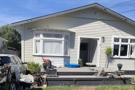 Photo of property in 5 Vincent Street, Waterloo, Lower Hutt, 5011