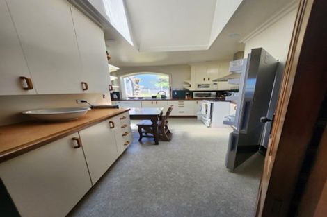 Photo of property in 28 Apuka Street, Brooklyn, Wellington, 6021