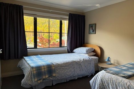 Photo of property in 82 Devon Street, Arrowtown, 9302