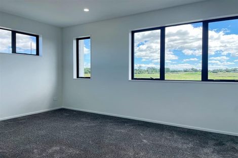 Photo of property in 4 Harikoa Way, Karaka, 2113