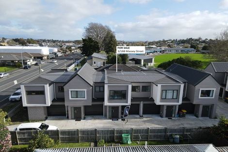 Photo of property in 188u3 Massey Street, Frankton, Hamilton, 3204