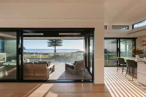 Photo of property in 87 Marine Parade, Mount Maunganui, 3116