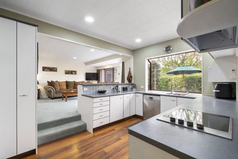 Photo of property in 18 Clifton Terrace, Fitzherbert, Palmerston North, 4410