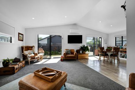 Photo of property in 74a Pembroke Road, Stratford, 4332