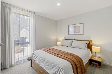 Photo of property in 9 Mcgibbon Lane, Jacks Point, 9371