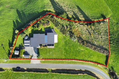 Photo of property in 100 Elsham Road, Lepperton, New Plymouth, 4373