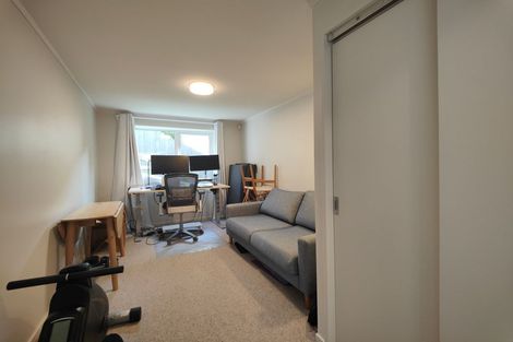Photo of property in 8 Selkirk Way, Karori, Wellington, 6012