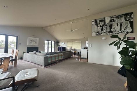 Photo of property in 46 Masterton Road, Rothesay Bay, Auckland, 0630