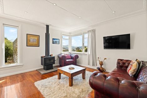 Photo of property in 96 Easther Crescent, Kew, Dunedin, 9012