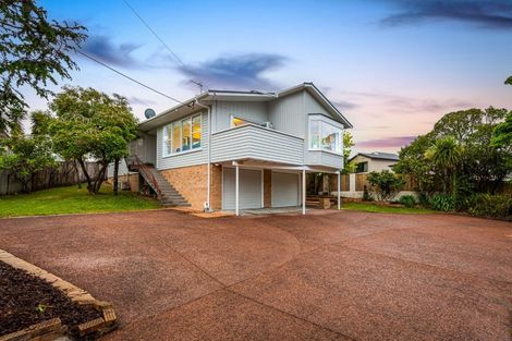 Photo of property in 114a Colwill Road, Massey, Auckland, 0614