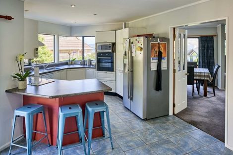 Photo of property in 22 The Crowsnest, Whitby, Porirua, 5024