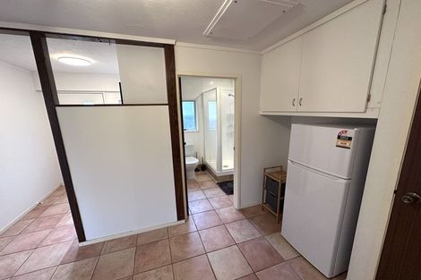 Photo of property in 9 Prestige Place, Castor Bay, Auckland, 0620